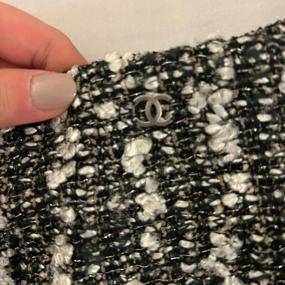 SOLD UNIQUE Authentic Chanel Tweed Suit set 2004 Autumn size 38. SOLD❌❌ - Picture 10 of 10